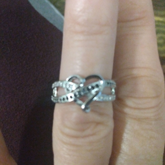 Jewelry - Sterling silver and onyx heart ring